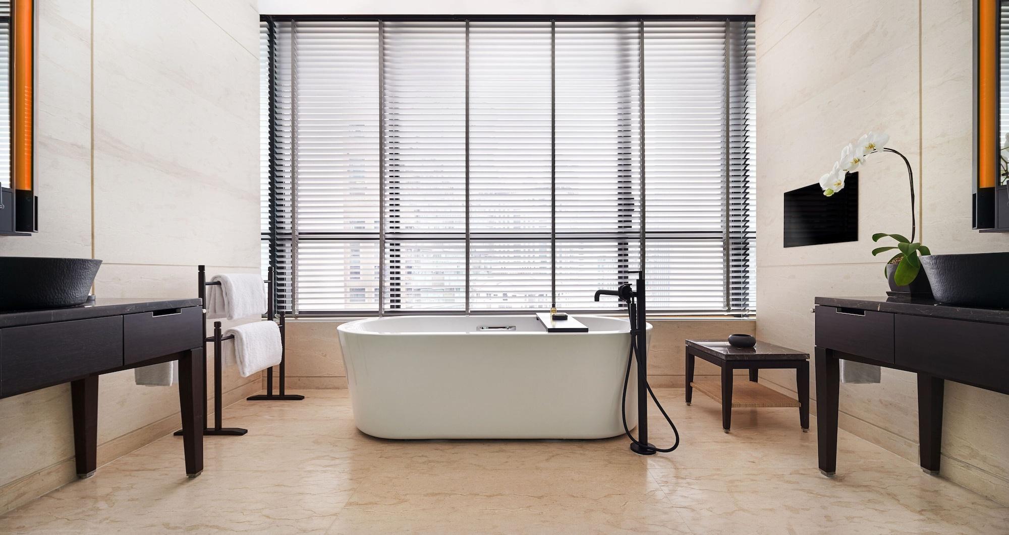 The Ruma Hotel And Residences Куала Лумпур Екстериор снимка Venetian blinds