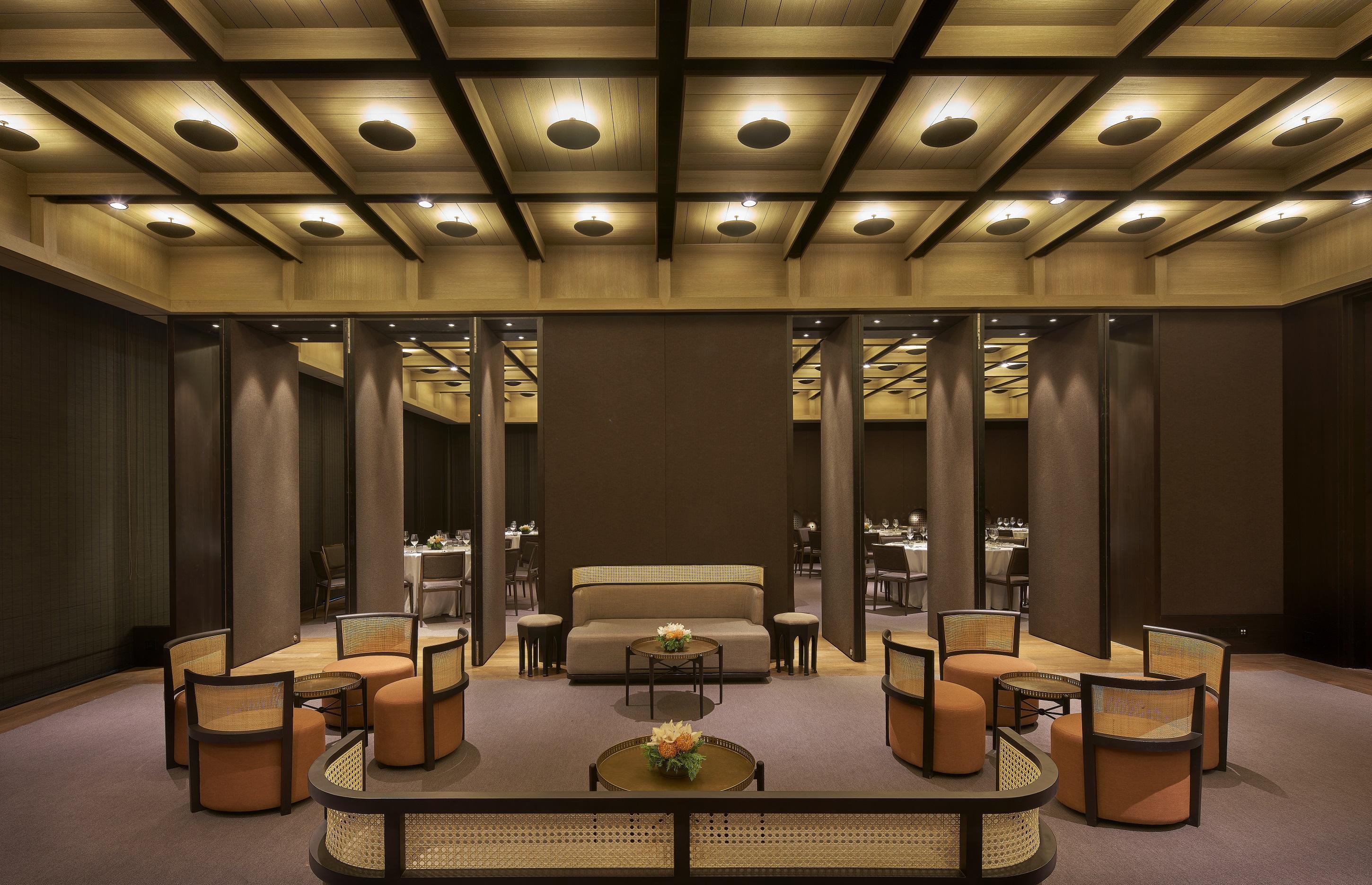 The Ruma Hotel And Residences Куала Лумпур Екстериор снимка The interior of the restaurant